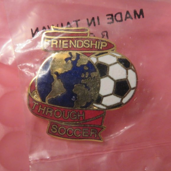 Soccer Pins (16) Plus Patch - NEW - Picture 5 of 7